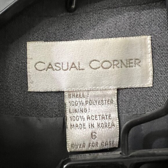 Casual Corner Gray Two-Piece Zip Front Spread Collar Pant Suit Size 6 - Picture 3 of 10